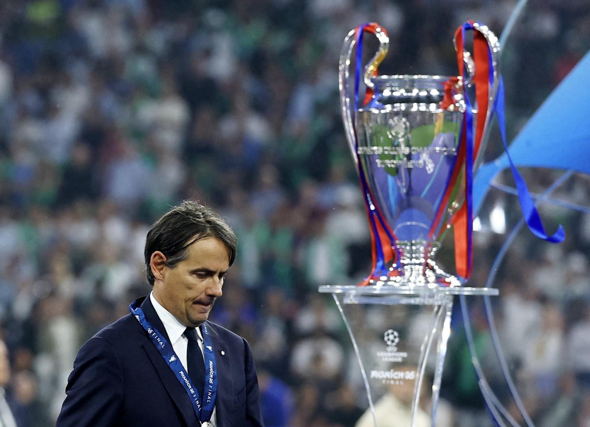 开云注册入口-里昂训练开放日,转会期绝杀压哨引欢呼,德甲在即,临场指挥获称赞的简单介绍-开云注册入口